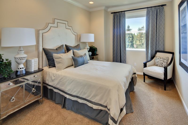 Elegant Bedroom Finish